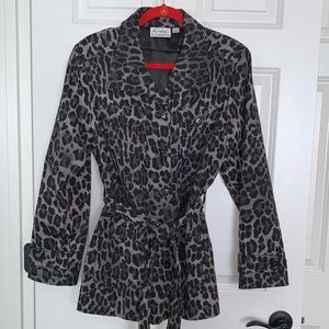 Beautiful Animal Print Jacket w/ Tie Belt, L
